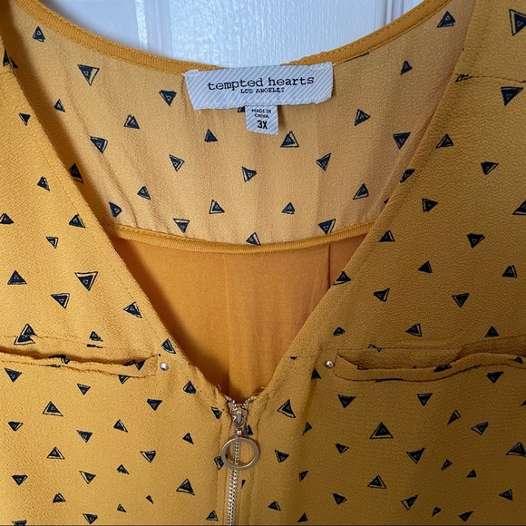 Tempted Hearts zip top - Picture 4 of 5